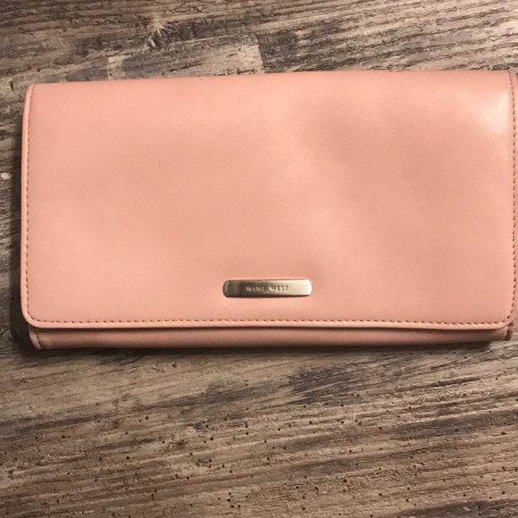 Nine West Handbags - Nine West wallet